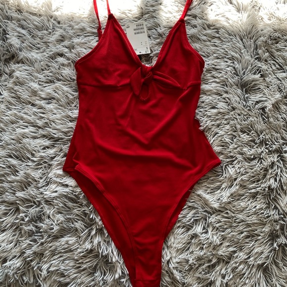H&M red bow bodysuit - Picture 2 of 3